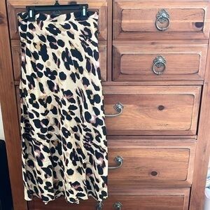 Jardin by Macris Women’s Tan And black Leopard Print Midi Skirt Size Medium NEW